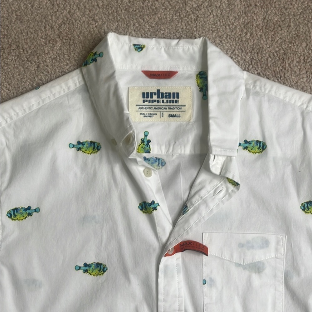 Nwt Urban Pipeline Green And White Casual Shirt With Tropical Pattern — image 2 of 5